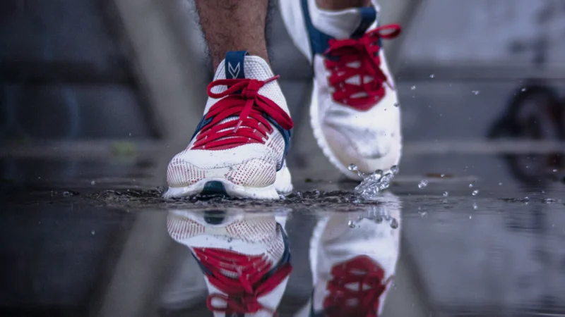 Tênis para Correr na Chuva: Como Escolher e Cuidar